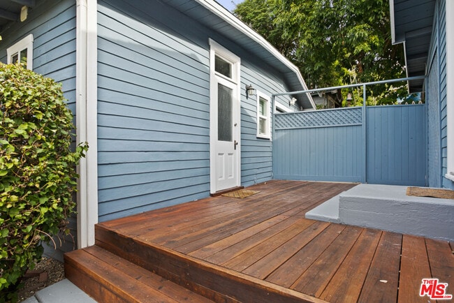 Building Photo - 6217 Poppy Peak Dr