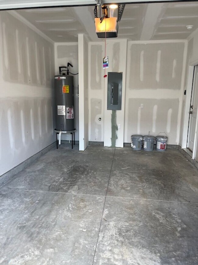 Building Photo - 4528 Skywood Ln