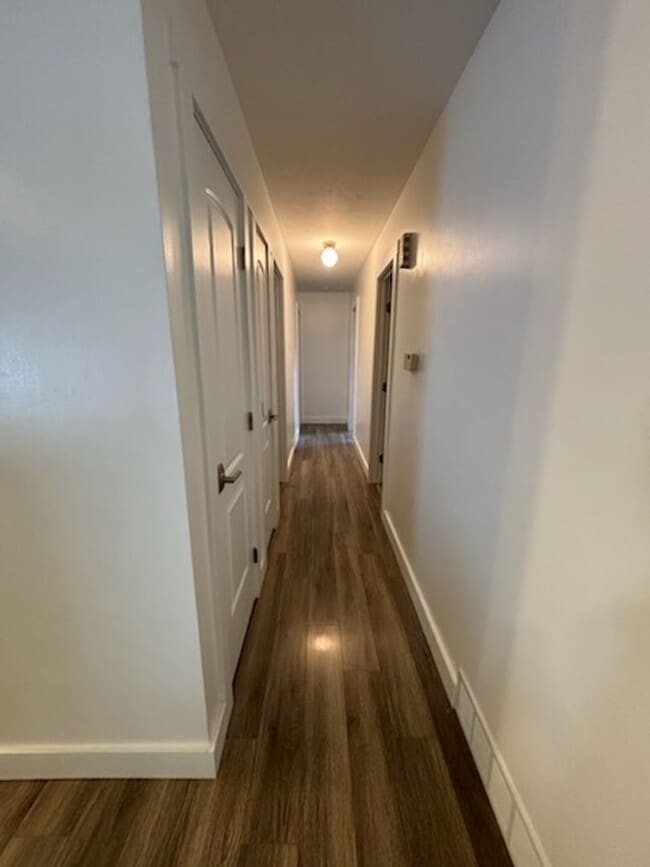 Building Photo - Unique duplex in post falls