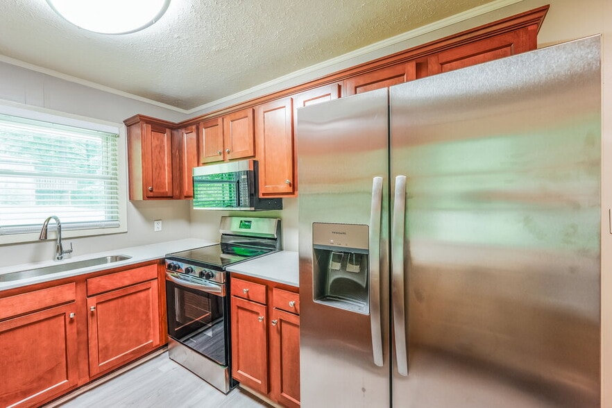 Building Photo - 1722 Rogina Dr