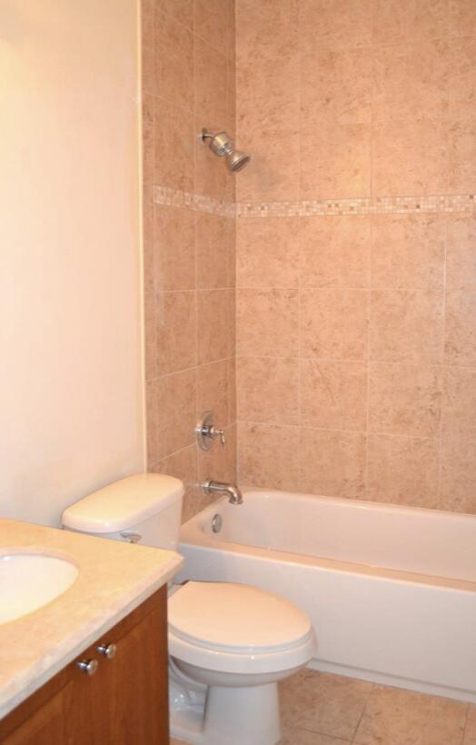 Building Photo - 3042 Waterside Cir