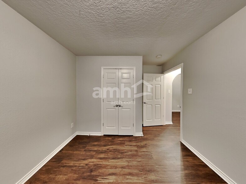 Building Photo - 5010 Chase Mountain Dr