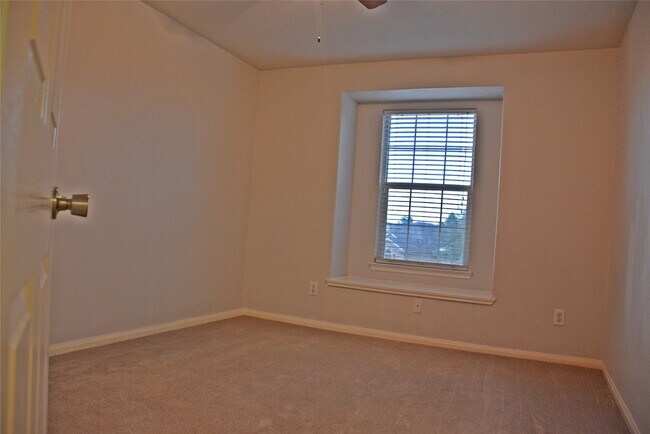 Building Photo - 12802 Mills Trail Lane