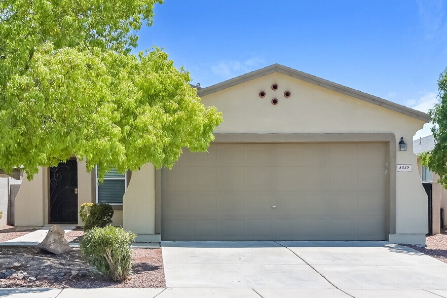 Primary Photo - 6329 S Sunrise Valley Dr