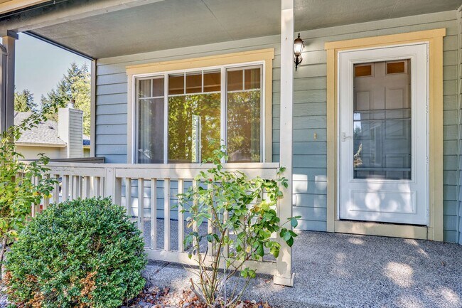 Building Photo - Highly Desirable Home in Ridgetop Communit...