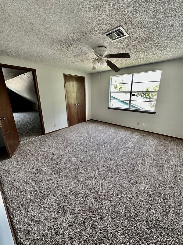 Building Photo - 1000 Juno Cir