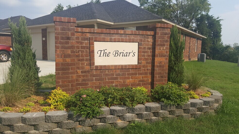 Building Photo - 260 Ashley Dr