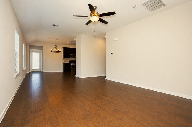Building Photo - 233 Laura Leigh Ln