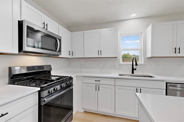 Building Photo - 208 Ponderosa Ln