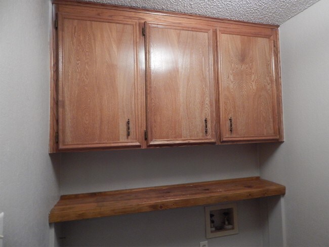 Building Photo - 4503 River Oaks Dr