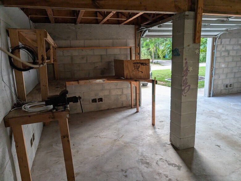 Building Photo - 3625 Riviera Cir