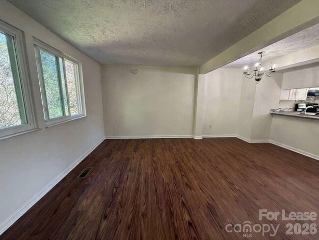 Building Photo - 9432 Lexington Cir