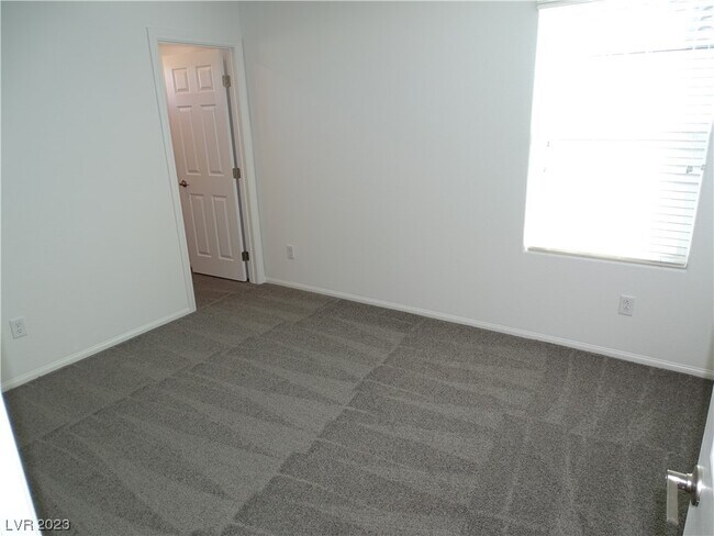 Building Photo - 10589 Sariah Skye Ave