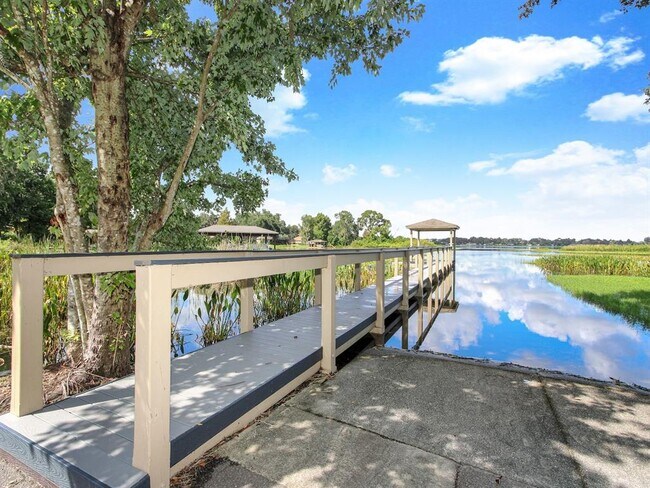 Building Photo - 687 Statenville Ct