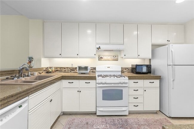 Building Photo - 134 Encantado Canyon