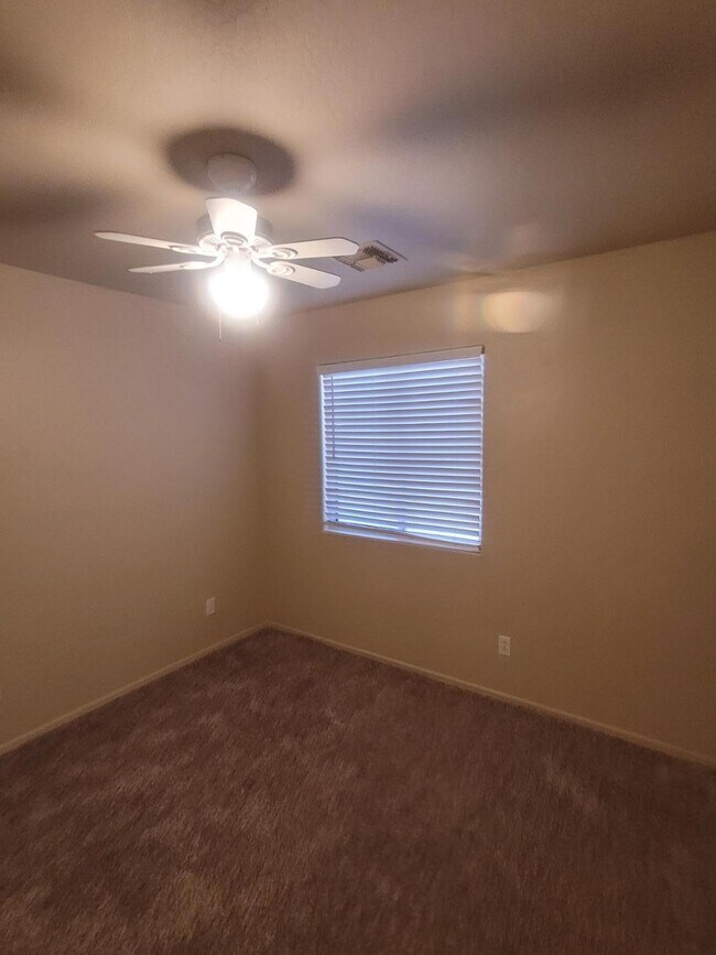 Building Photo - 16377 W Cottonwood St