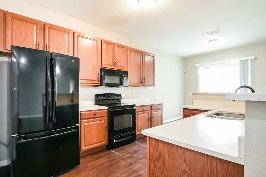 Building Photo - 418 Hammerstone Ave