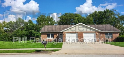 Building Photo - 740 Meadow Glen Ave