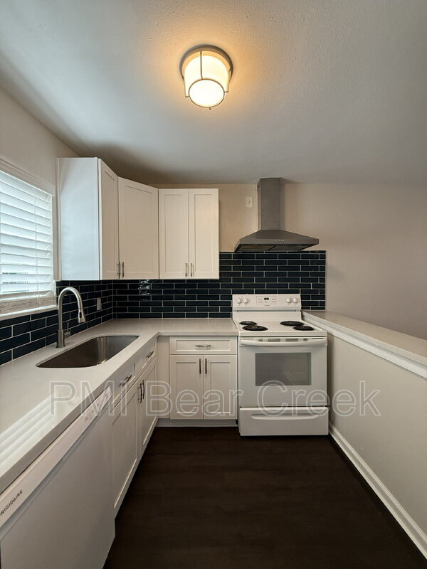 Building Photo - 1824 Thonig Rd