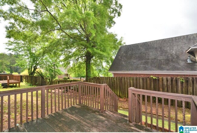 Building Photo - 107 Castlehill Dr
