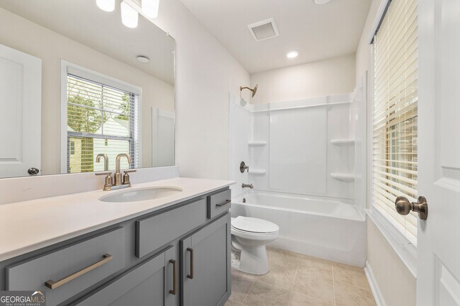 Building Photo - 135 Matson Run SW