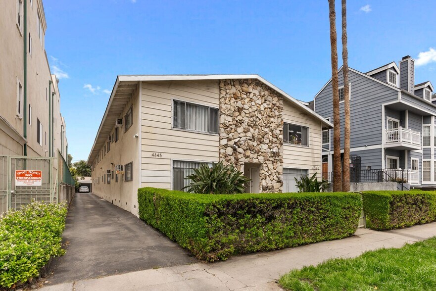 Building Photo - 4345 Ventura Canyon Ave