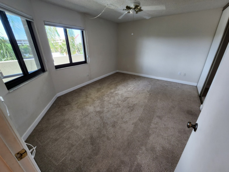 Building Photo - 7406 Lake Breeze Dr