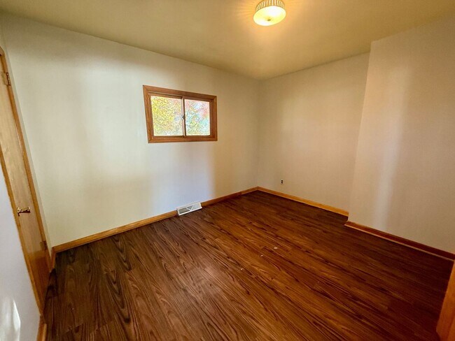 Building Photo - 3 Bed 1.5 Bath Single Family Home in Elcho