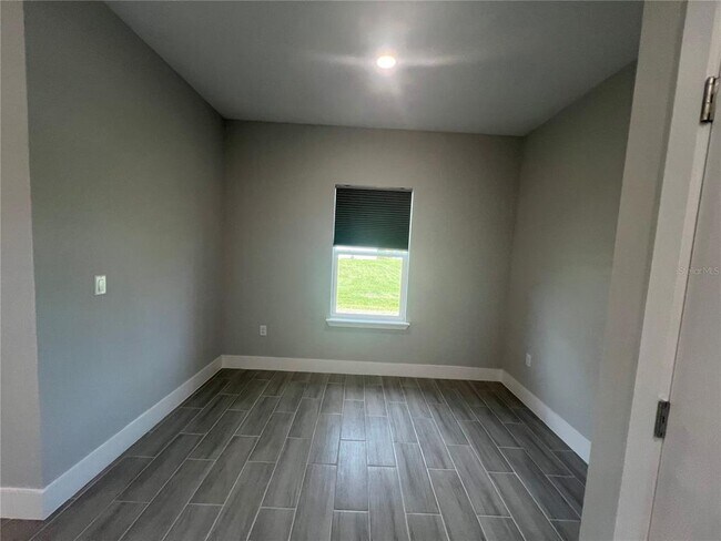 Building Photo - 1262 Oxsalida St