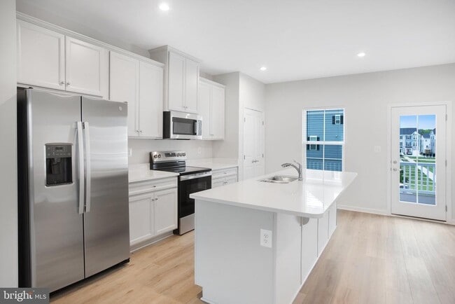 Building Photo - 9346 Tanfield Dr
