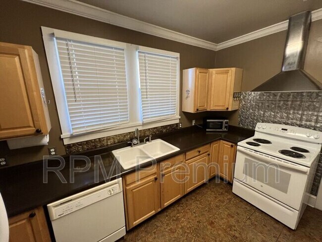 Building Photo - 4627 41st St