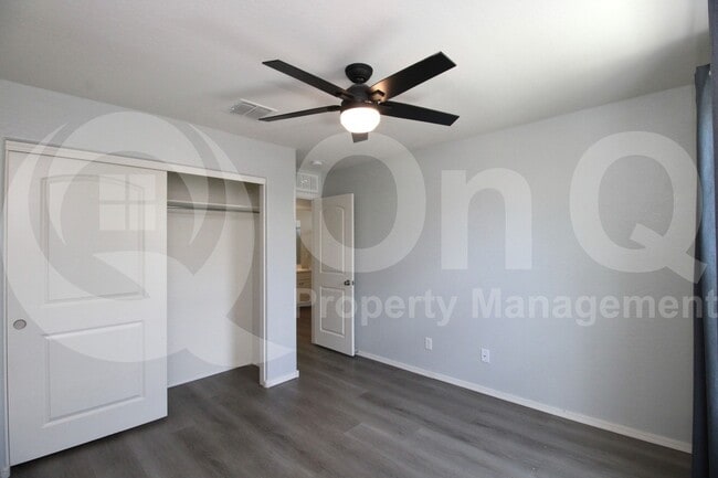 Building Photo - 16401 W Latham St