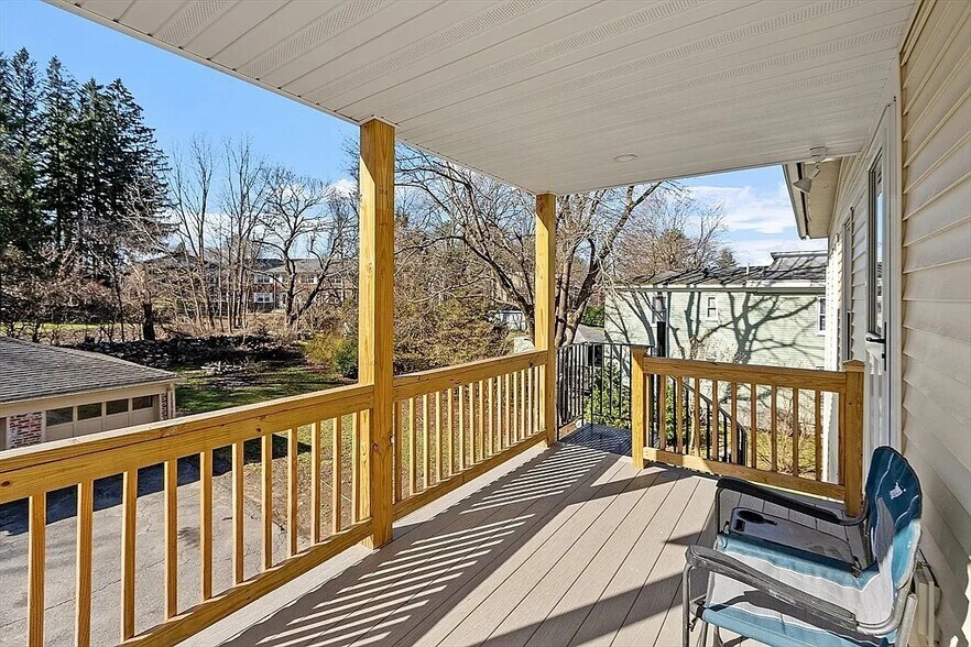 Porche - 4 Rutland St