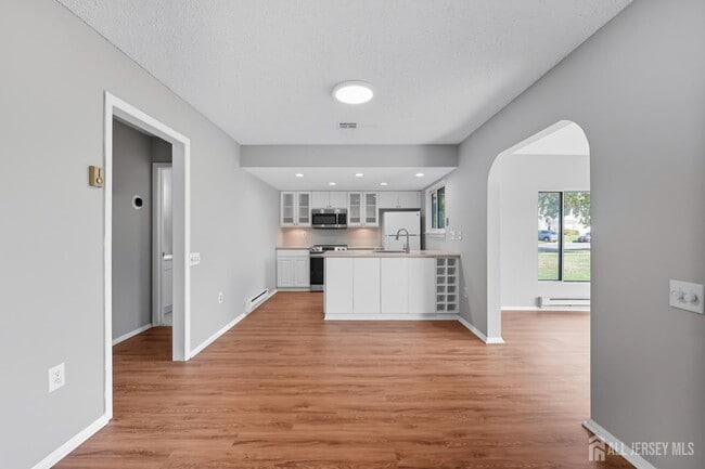 Building Photo - 351A Jutland Dr