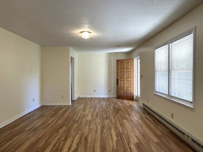 Building Photo - Large Brick Ranch with Finished Basement a...