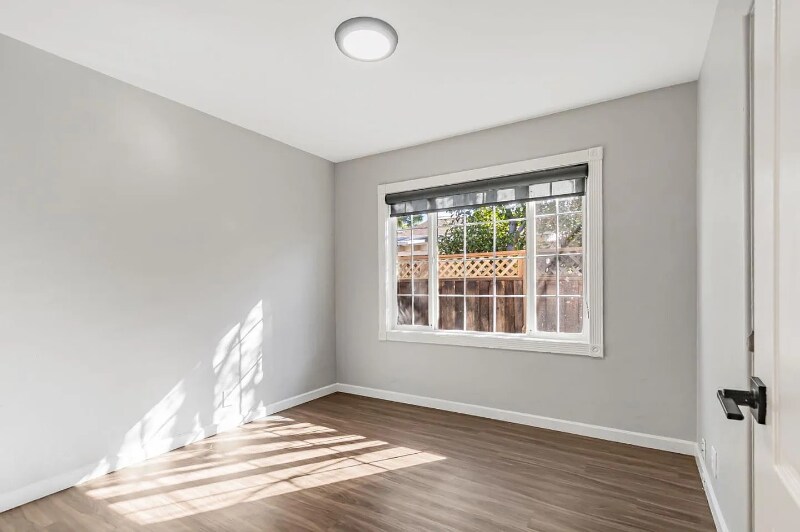 Building Photo - 2571 Los Coches Ave