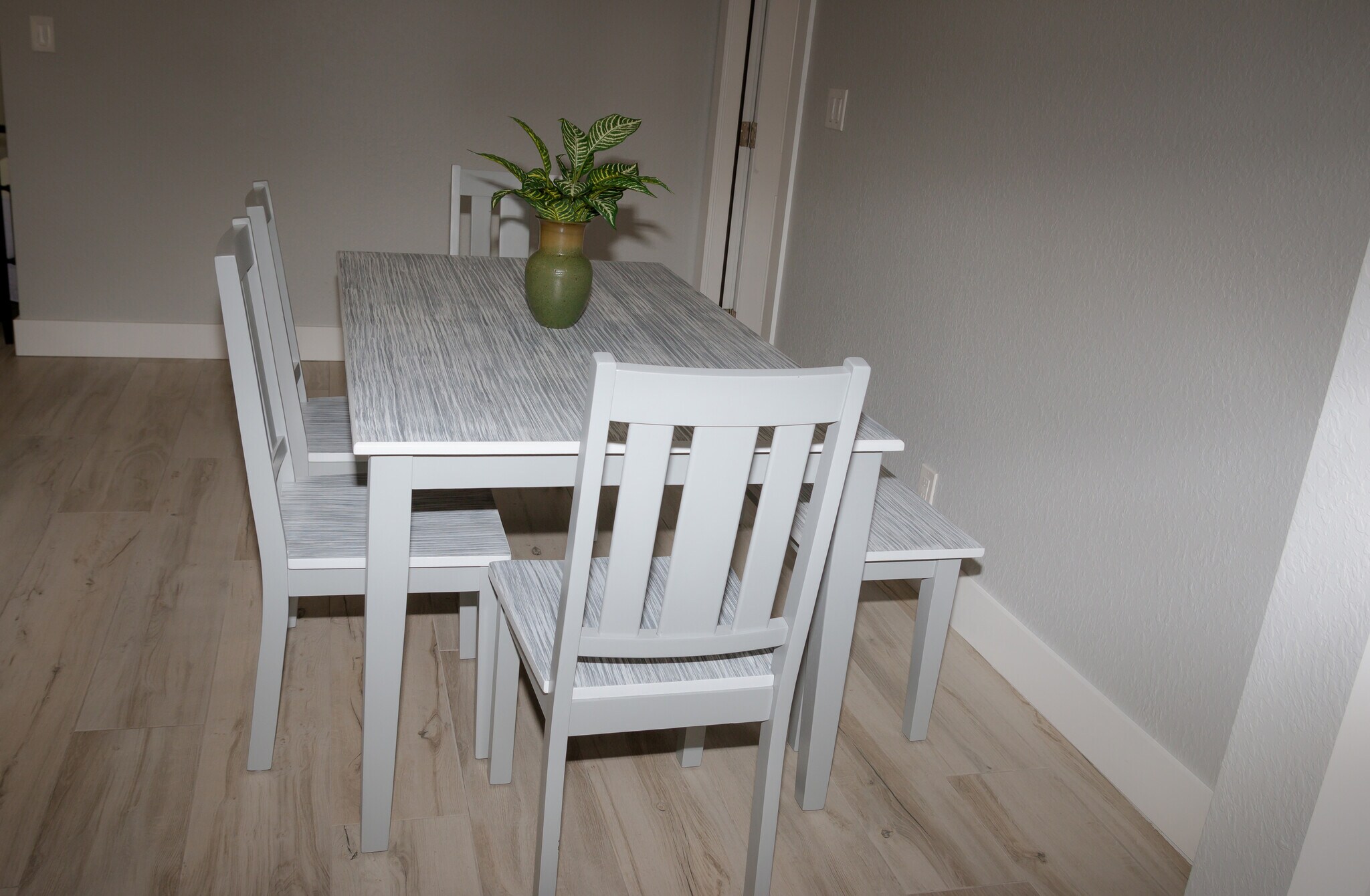 Table w/ 4 Chairs and Bench - 4540 NW 12th Dr