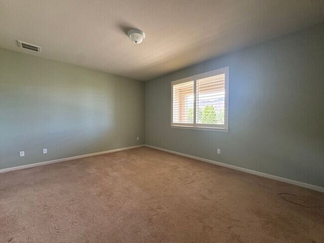 Building Photo - 55 + Community - 2 Bedroom Somersett Home - AVAILABLE 7/6!
