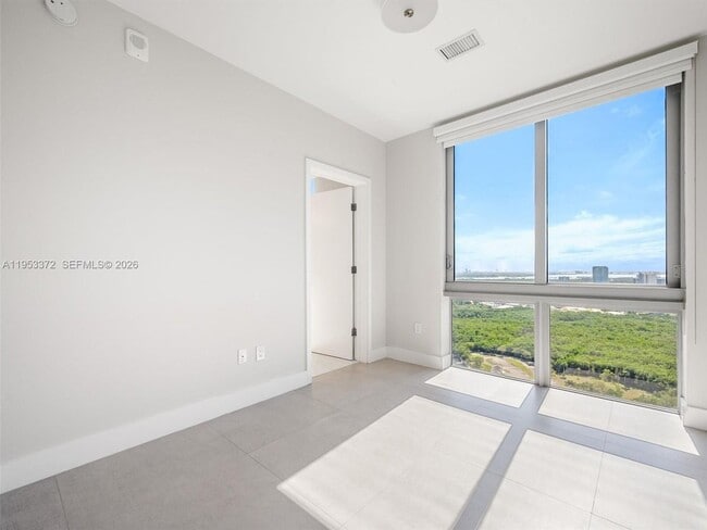 Building Photo - 16385 Biscayne Blvd