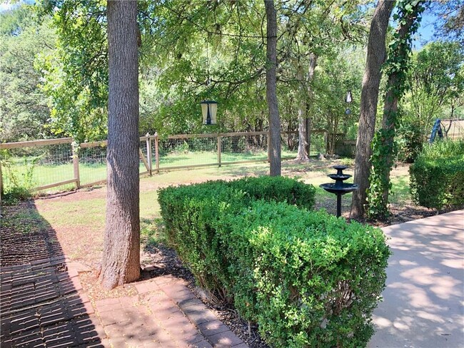 Building Photo - 8008 Nairn Dr