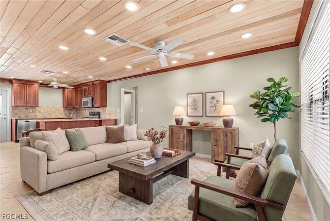 Building Photo - 2371 Baybreeze St