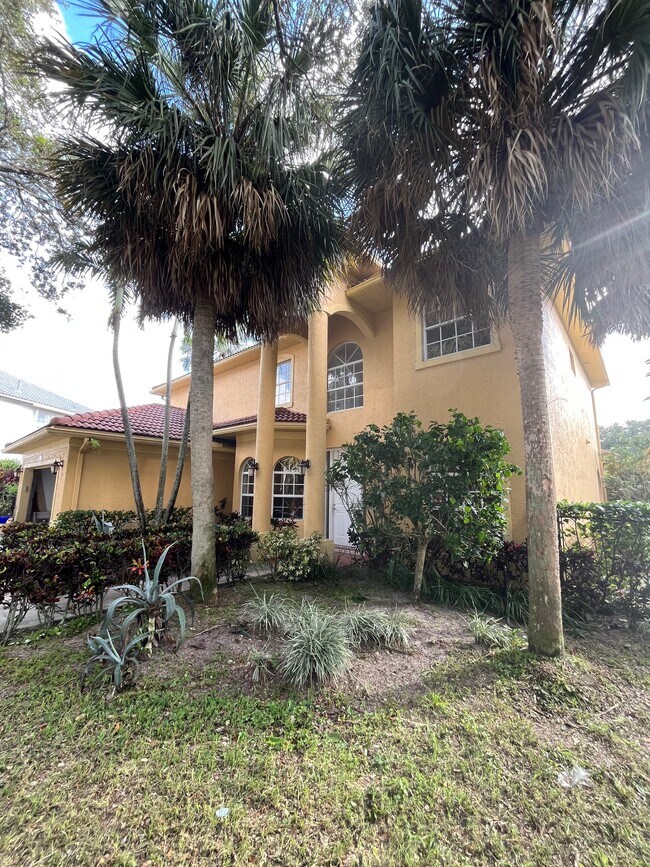Building Photo - 207 Banyanwood Point