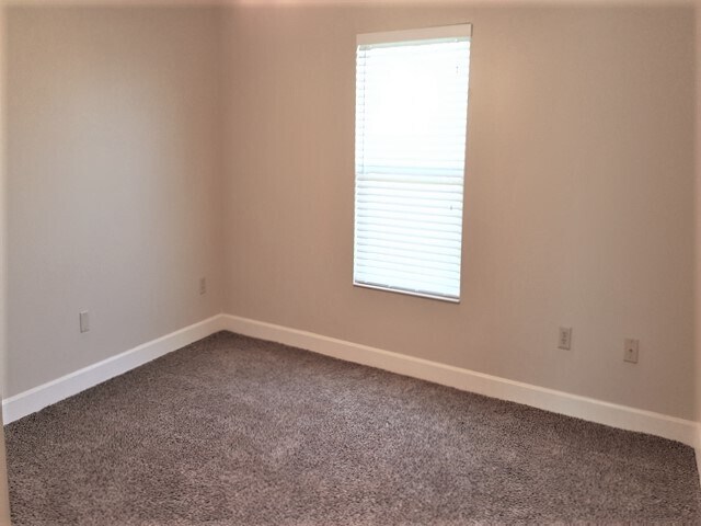 Building Photo - 305 Windgate Ct