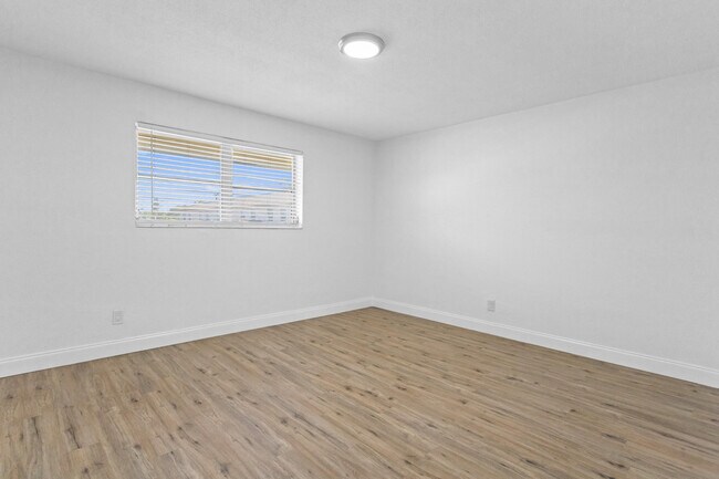 Building Photo - 493 NW 43rd St