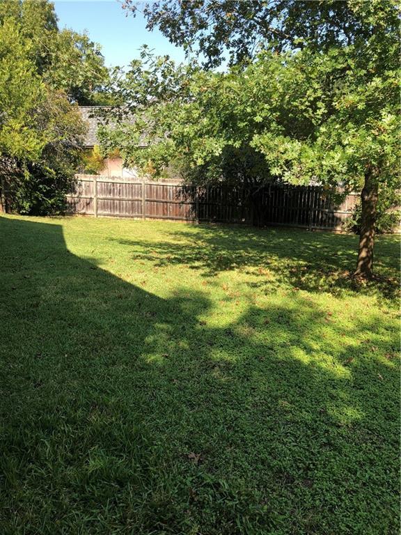 Building Photo - 2203 Tanglevine Dr