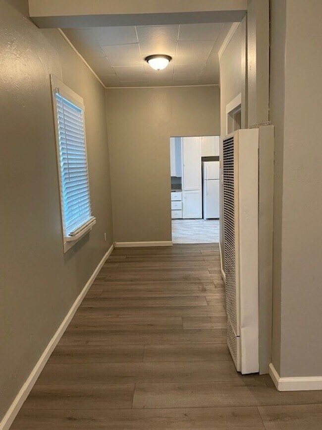 Building Photo - Newly remodeled, one-bedroom, one-bathroom...