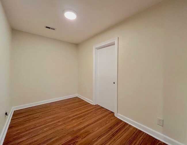 Building Photo - Charming 3-Bedroom Home for Rent