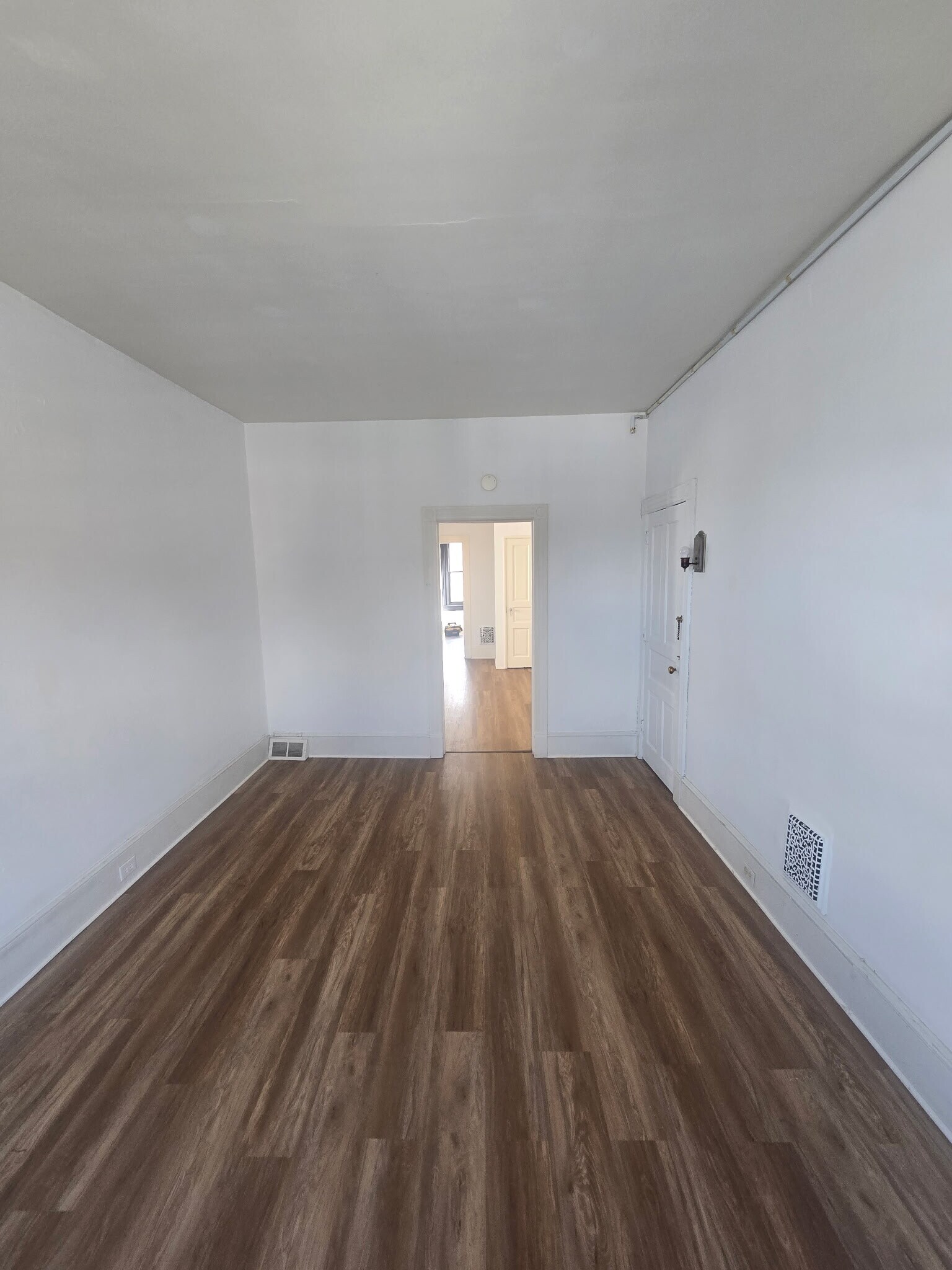 Building Photo - 1108 Broadway