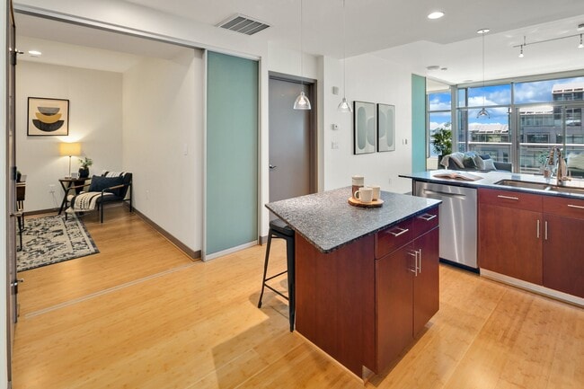 Building Photo - 2033 2nd Ave