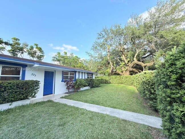 Building Photo - 325 NE 131st St